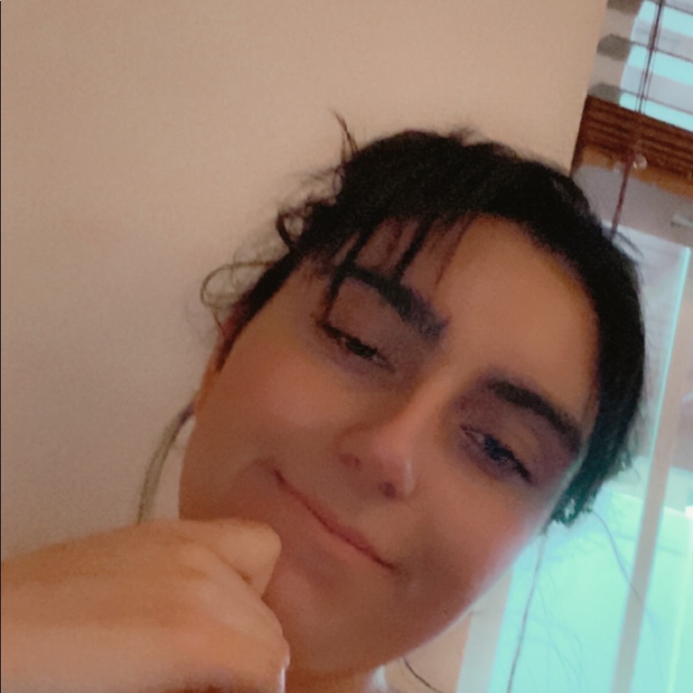 Meet your Posher, Ariella